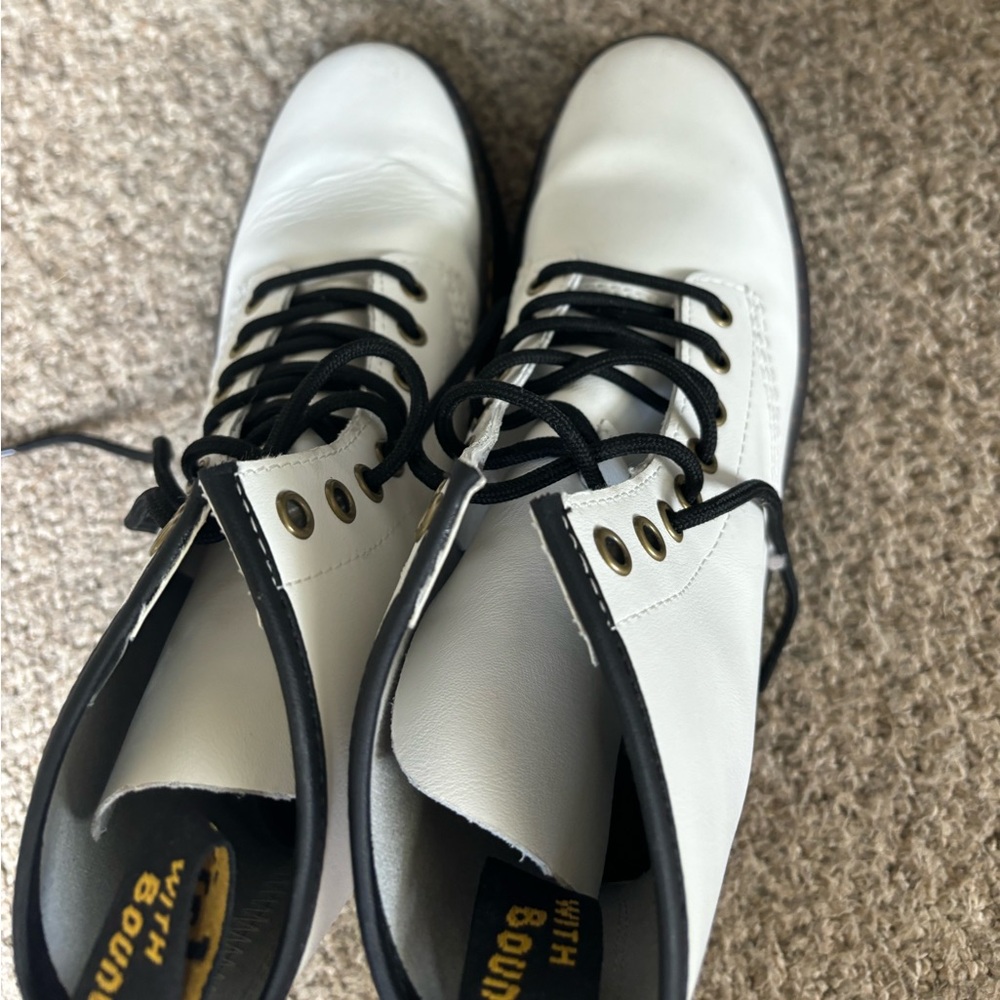 WOMENS DOC MARTINS RARELY USED